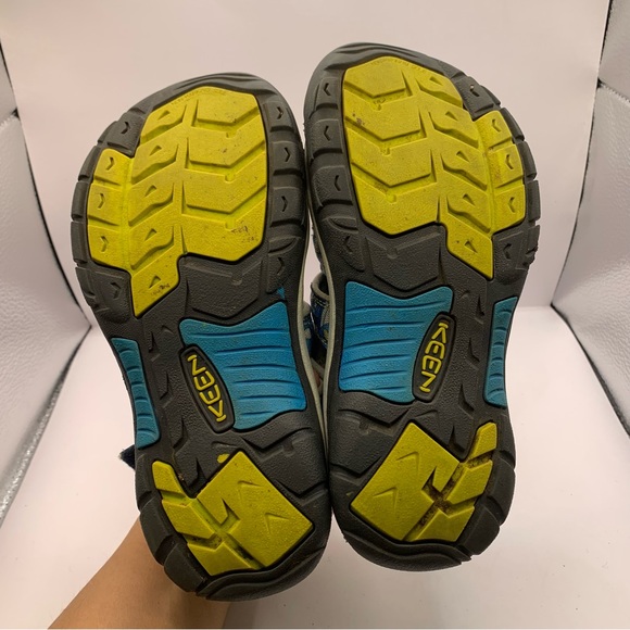 Keen Blue Pattern Washable Hiking Sandals, big boy SZ 3 hiking sandals - Picture 9 of 10